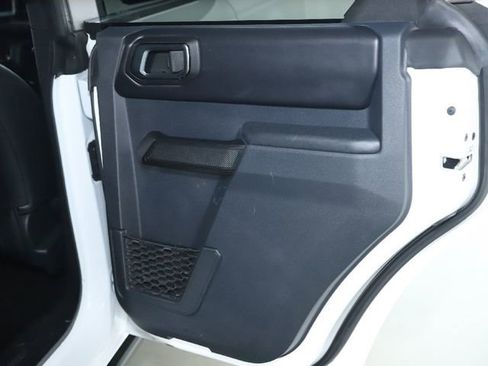 Used 2025 Ford Bronco Badlands image 23