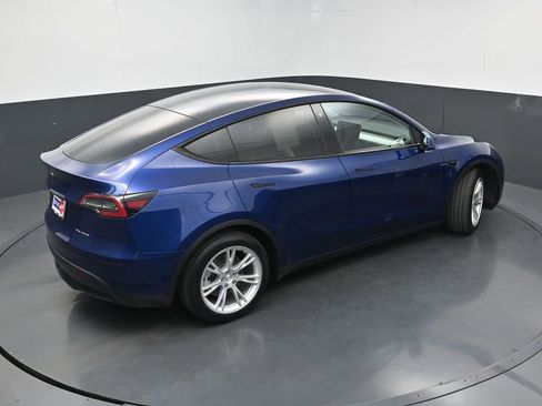 Used 2021 Tesla Model Y Long Range AWD/4WD image 32