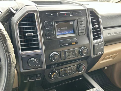 Used 2018 Ford F350 XLT image 27