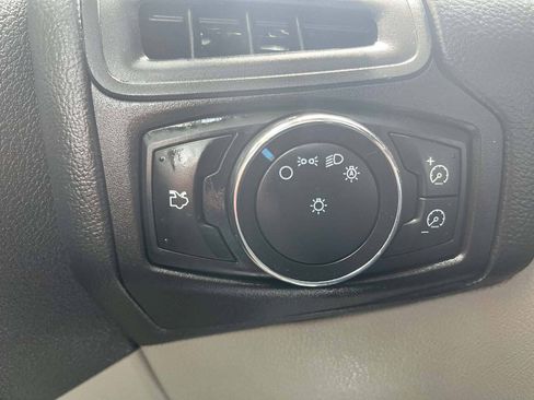 Used 2013 Ford Focus SE FWD image 16