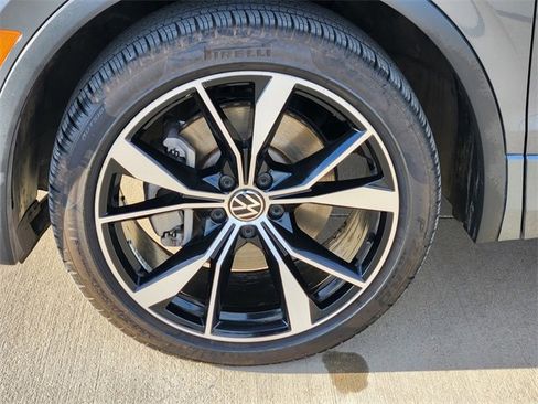 Used 2022 Volkswagen Tiguan SEL R-Line image 12