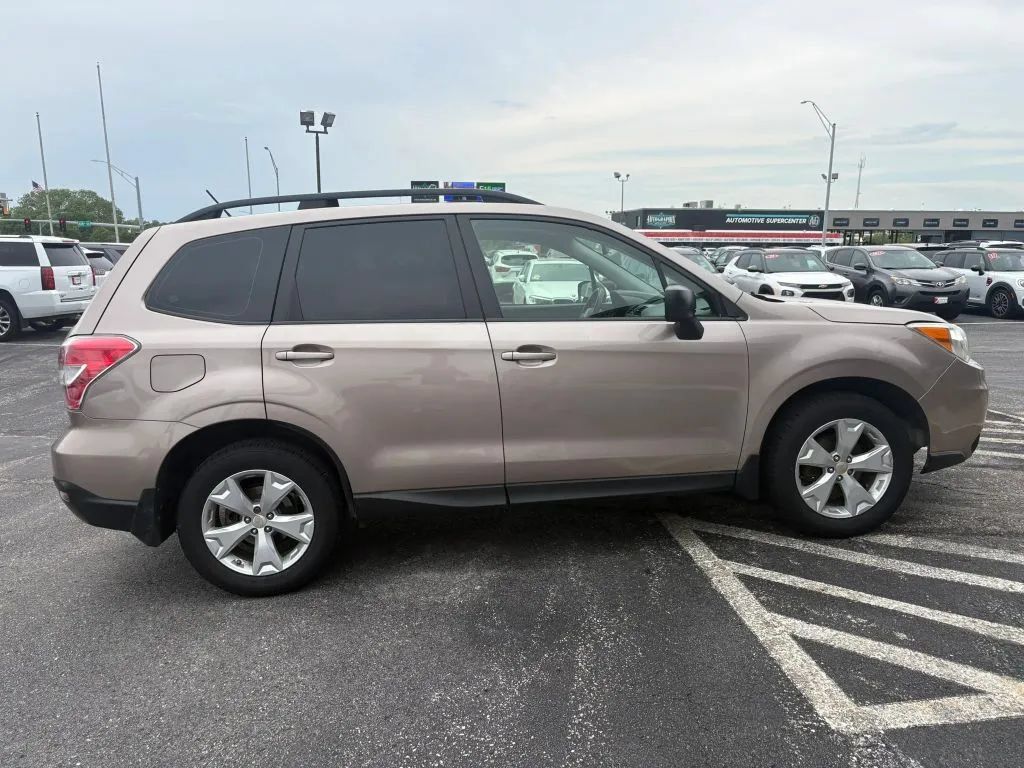 Used 2015 Subaru Forester 2.5i w/ Alloy Wheel Package AWD/4WD image 6