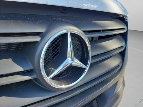 Used 2025 Mercedes-Benz Sprinter 2500 image 37