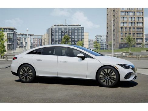 New 2026 Mercedes-Benz EQE 320+ Sedan image 14