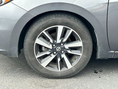 Used 2021 Nissan Versa SV image 12