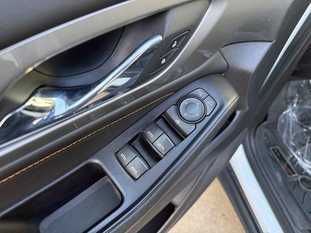 Used 2018 Chevrolet Traverse LS AWD/4WD image 17