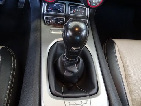 Used 2015 Chevrolet Camaro SS RWD image 13