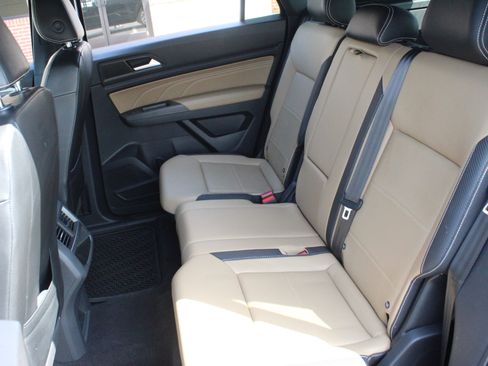 Used 2021 Volkswagen Atlas Cross Sport SE w/ Panoramic Sunroof Package AWD/4WD image 25