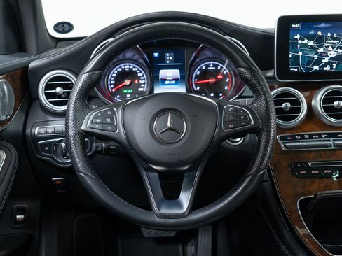 Used 2018 Mercedes-Benz GLC 300 4MATIC image 17