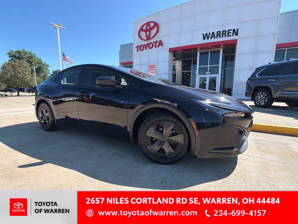 Used 2025 Toyota Prius LE FWD image 1