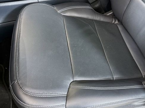 Used 2025 Ford Expedition Platinum image 22