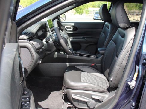 New 2026 Jeep Compass Latitude image 3