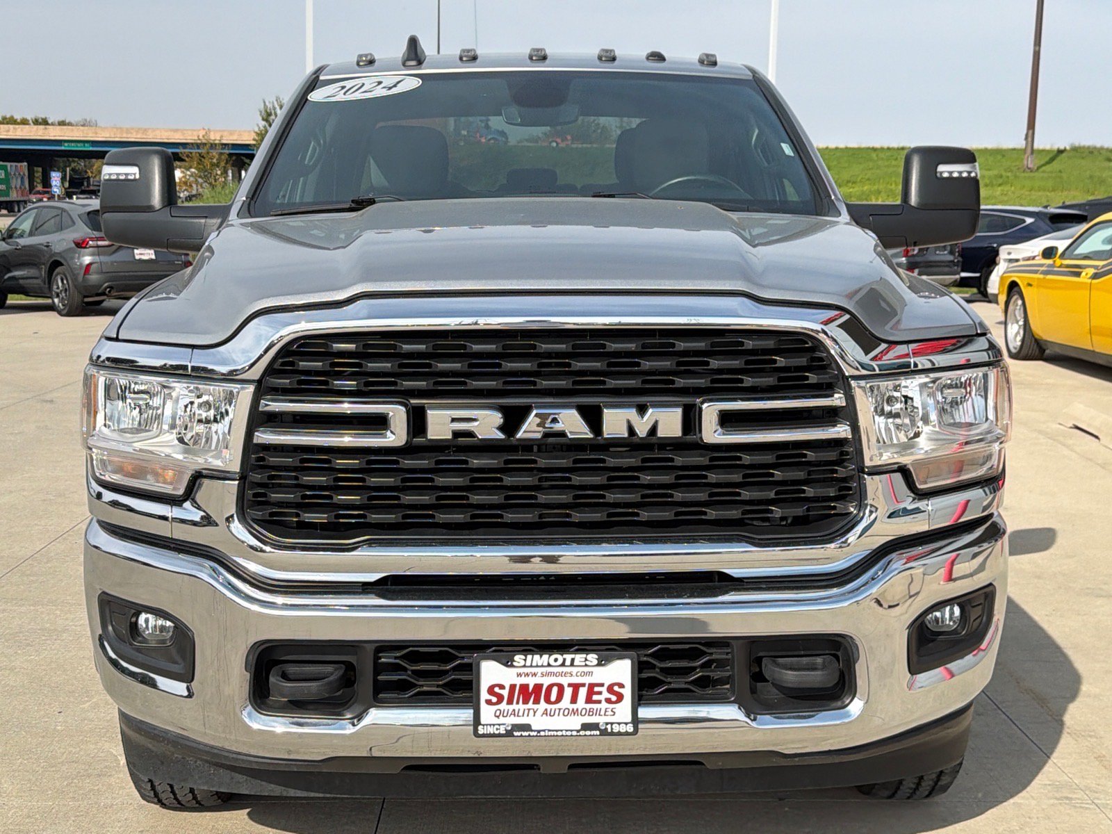 Used 2024 RAM 3500 Big Horn AWD/4WD image 3