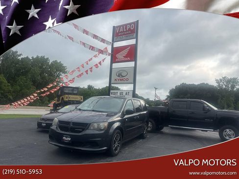 Used 2014 Dodge Grand Caravan SE FWD image 1