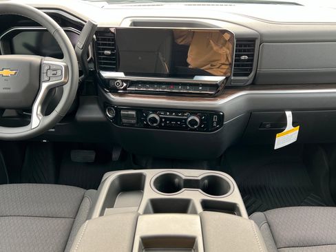 New 2026 Chevrolet Silverado 1500 LT w/ Z71 Off-Road Package image 14