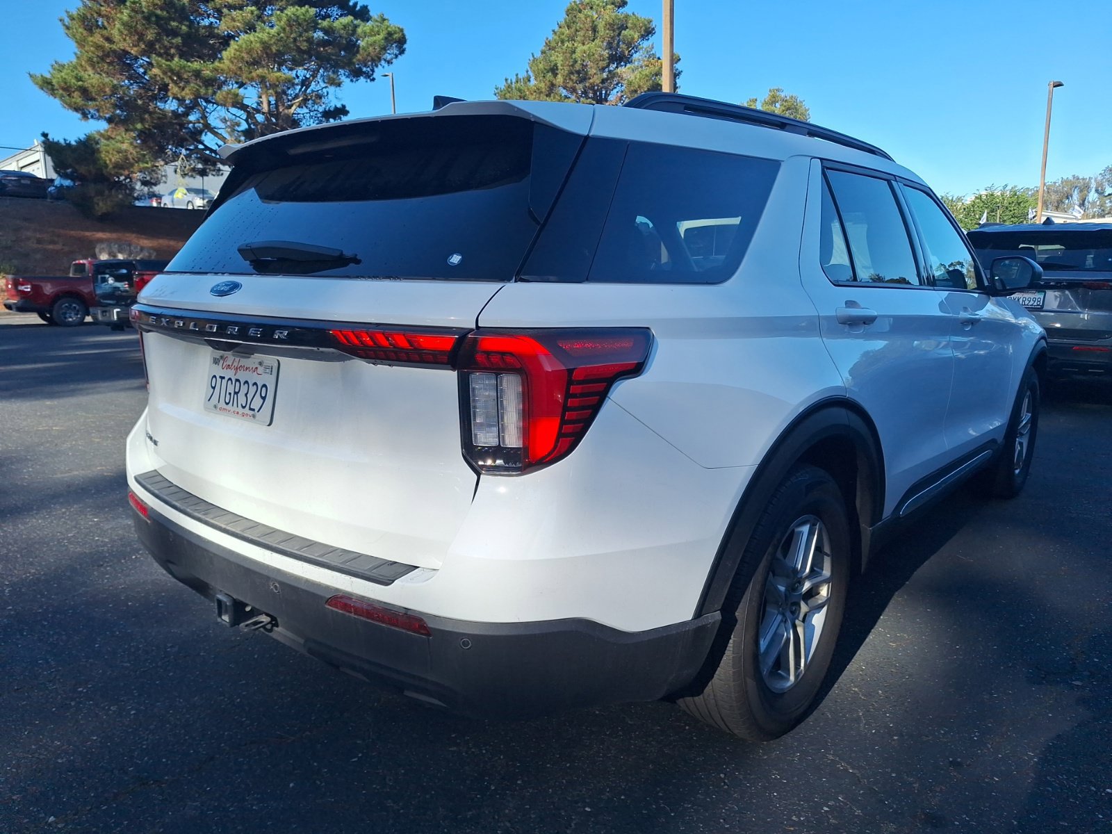 Used 2025 Ford Explorer Active RWD image 9