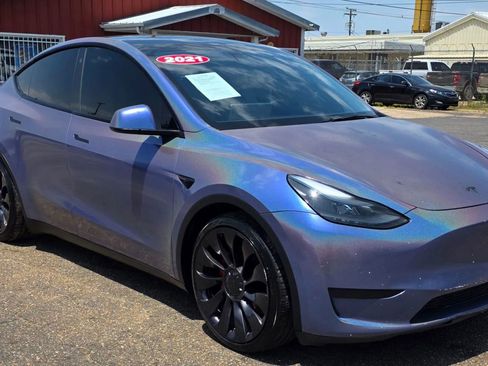 Used 2021 Tesla Model Y Performance AWD/4WD image 1