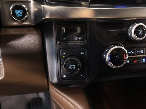 Used 2025 Ford F250 King Ranch AWD/4WD image 9