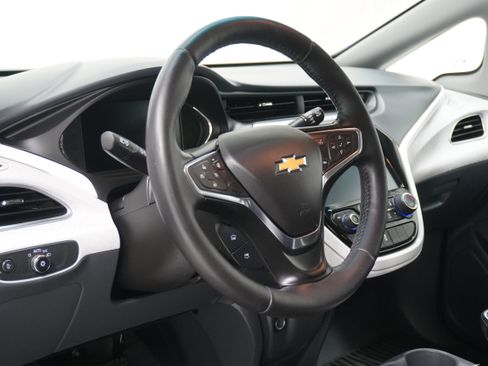 Used 2018 Chevrolet Bolt LT image 9