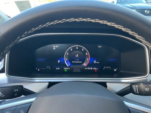 Certified 2025 Volkswagen Taos SE image 14