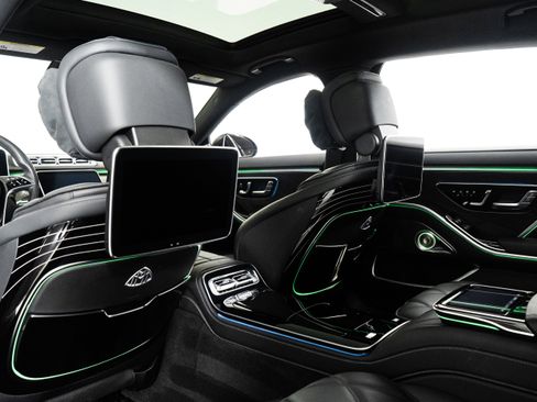 Used 2024 Mercedes-Benz Maybach S 580 4MATIC image 33