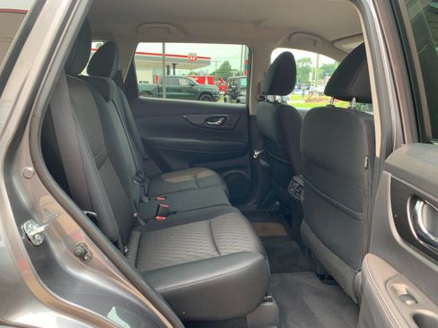 Used 2018 Nissan Rogue SV AWD/4WD image 31