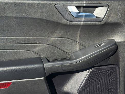 Used 2023 Ford Escape ST-Line image 10