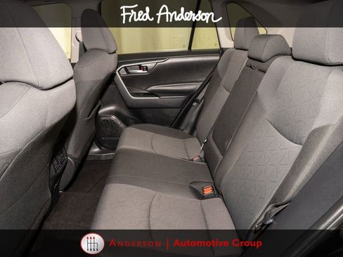 Used 2025 Toyota RAV4 XLE FWD image 8