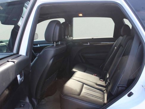 Used 2014 Kia Sorento SX w/ 3rd Row Package AWD/4WD image 7