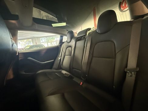 Used 2018 Tesla Model 3 Long Range image 8