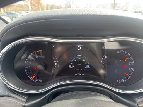 Used 2014 Jeep Grand Cherokee Summit image 14