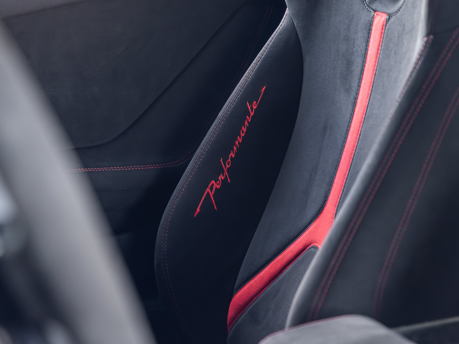Used 2019 Lamborghini Huracan Performante AWD/4WD image 48