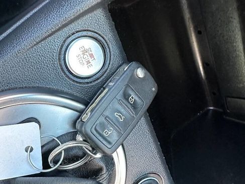 Used 2015 Volkswagen Beetle 1.8T image 11