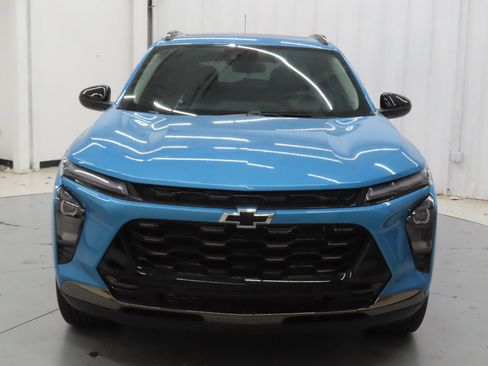 Used 2025 Chevrolet Trax ACTIV w/ Sunroof Package FWD image 9