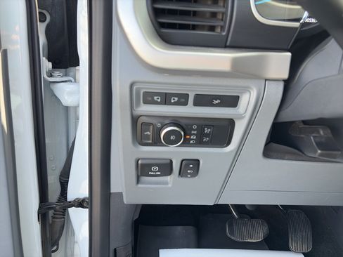 Used 2022 Ford F150 XLT w/ Equipment Group 302A High AWD/4WD image 11