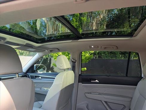 Used 2023 Volkswagen Atlas SE w/ Panoramic Sunroof Package FWD image 28