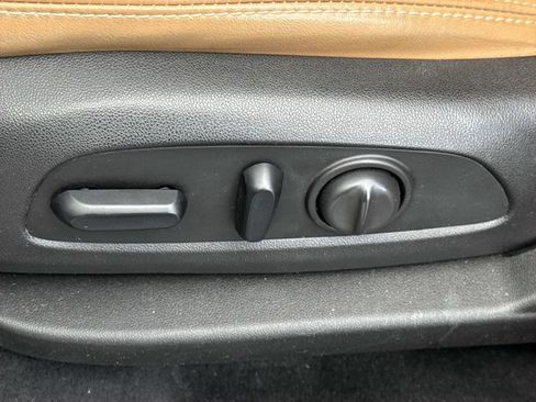 Used 2018 Buick Enclave Essence AWD/4WD image 22