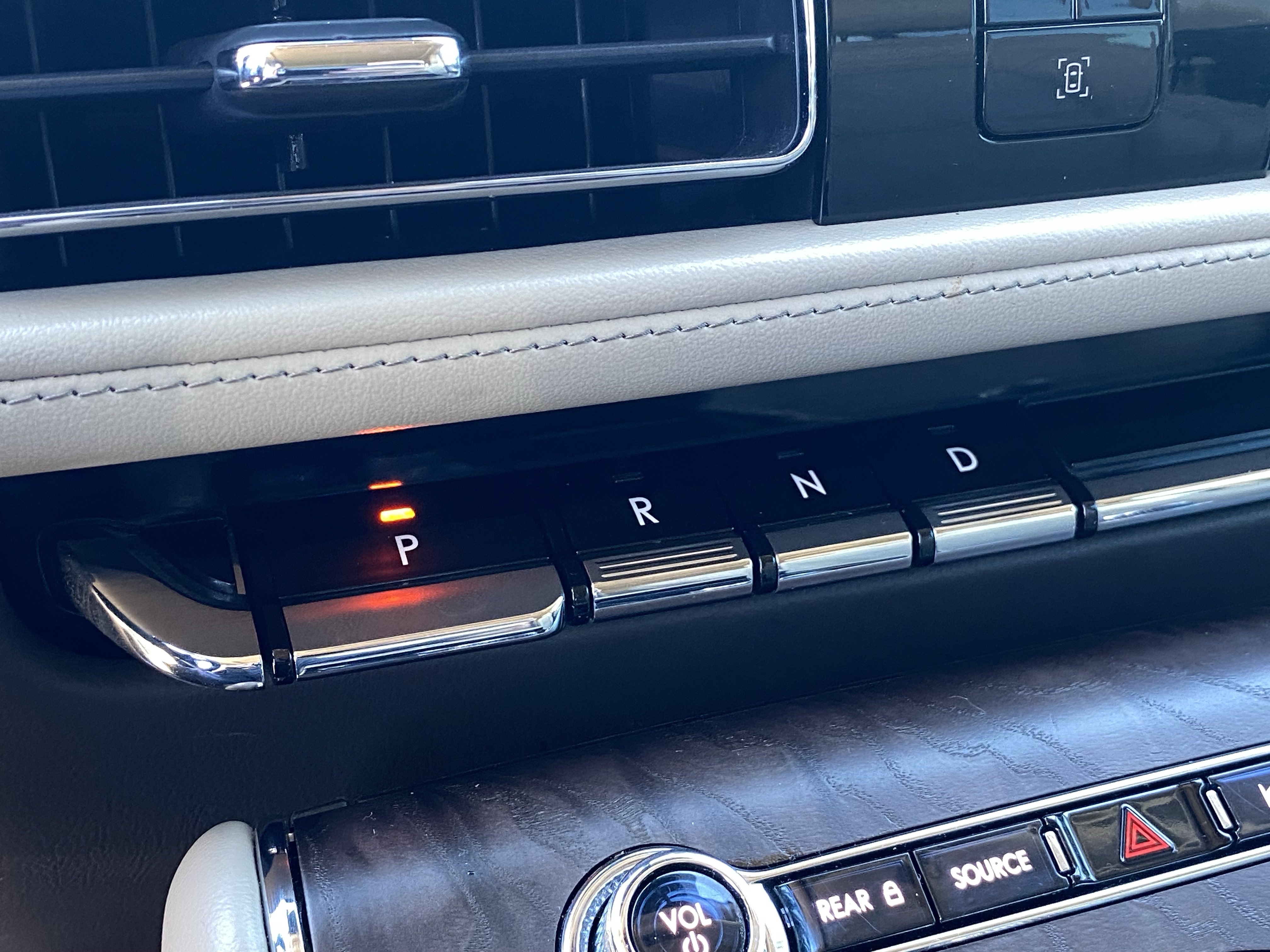 Used 2022 Lincoln Aviator Reserve w/ Equipment Group 201A RWD image 26