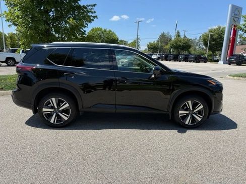 Used 2024 Nissan Rogue SL AWD/4WD image 4