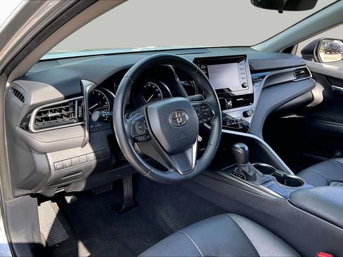 Used 2022 Toyota Camry SE FWD image 16