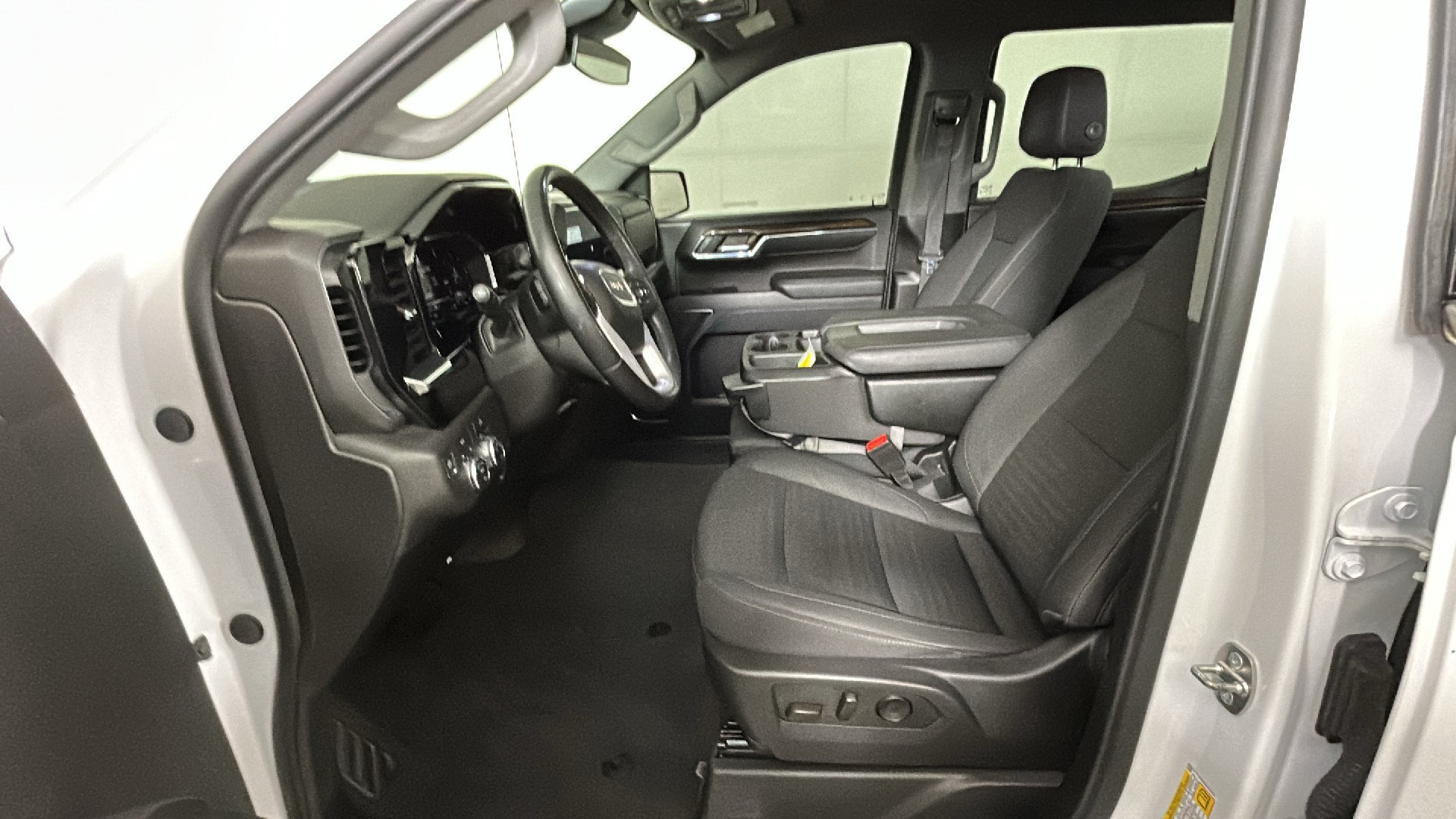 Used 2024 GMC Sierra 1500 SLE AWD/4WD image 13