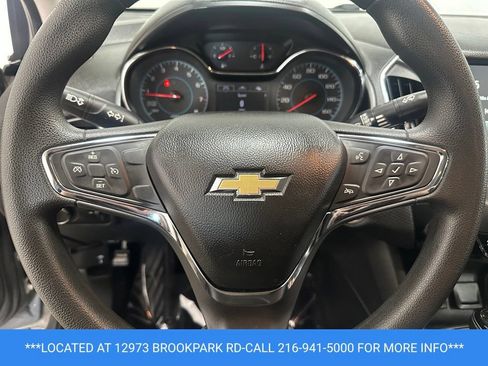 Used 2018 Chevrolet Cruze LT w/ Convenience Package FWD image 11