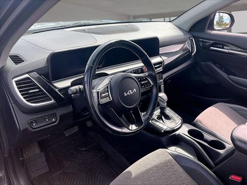 Used 2024 Kia Seltos S AWD/4WD image 15