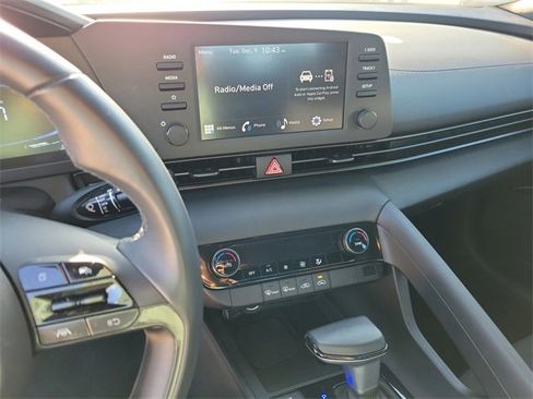 Used 2025 Hyundai Elantra Sport image 22