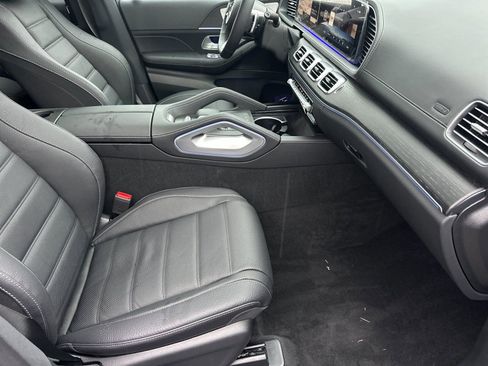 New 2026 Mercedes-Benz GLS 450 4MATIC image 16