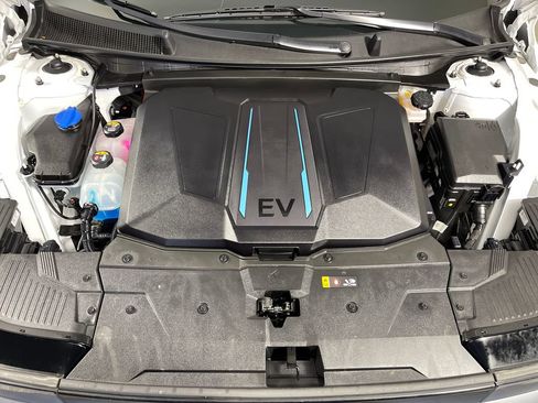 Certified 2024 Hyundai Ioniq 5 SEL RWD image 9