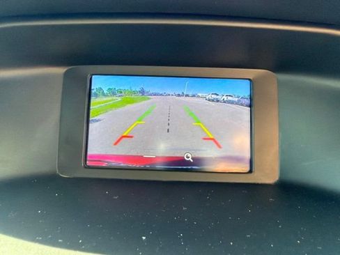 Used 2017 Ford Focus SE w/ Cold Weather Package FWD image 22