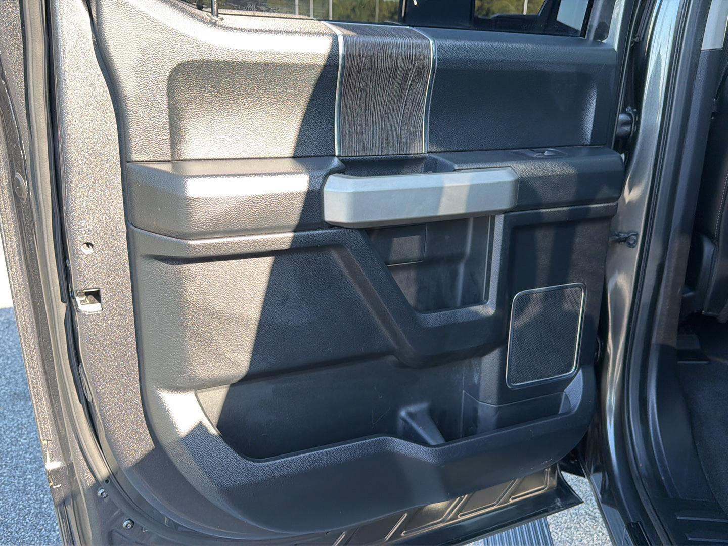 Used 2020 Ford F250 Lariat AWD/4WD image 16