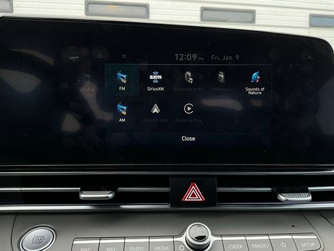 Used 2025 Hyundai Elantra SEL image 33