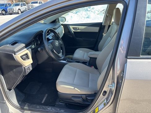 Used 2015 Toyota Corolla LE image 8